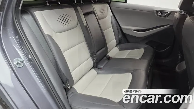 2020 Hyundai The New Ioniq Hybrid 1.6 HEV Sold VIN KMHC051CGLU208277 – interior seats