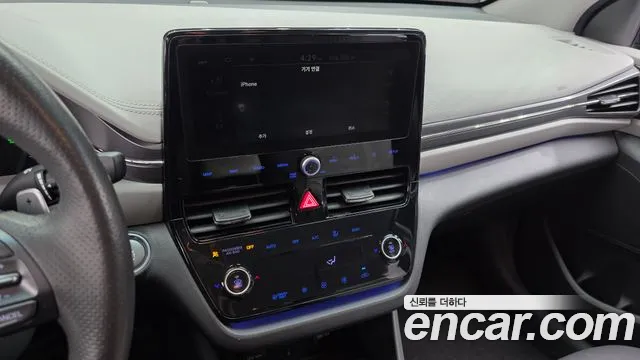 2020 Hyundai The New Ioniq Hybrid 1.6 HEV Sold VIN KMHC051CGLU208277 – exterior detail