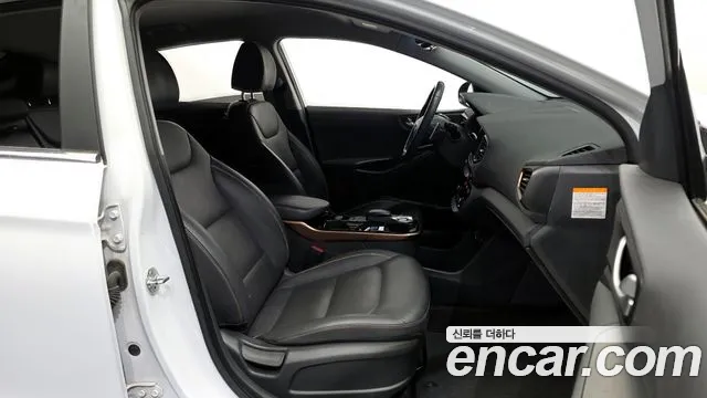 2018 Hyundai Ioniq Electric Q Sold VIN KMHC051HFJU016154 – dashboard