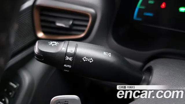 2018 Hyundai Ioniq Electric Q Sold VIN KMHC051HFJU016154 – photo 22