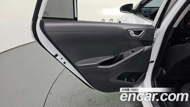 2020 Hyundai The New Ioniq Electric Q Sold VIN KMHC051JFLU065792 – exterior detail 2020 Hyundai The New Ioniq Electric Q Sold VIN KMHC051JFLU065792 – exterior detail