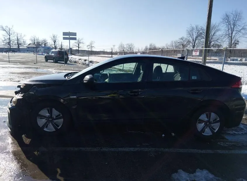 2017 HYUNDAI Ioniq Used VIN KMHC65LC2HU021950 – undercarriage 2017 HYUNDAI Ioniq Used VIN KMHC65LC2HU021950 – undercarriage