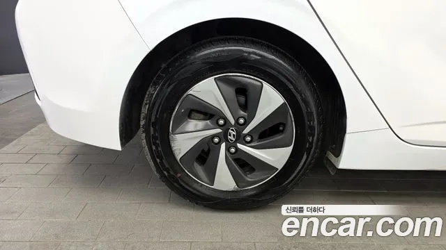 2018 Hyundai Ioniq Hybrid N Sold VIN KMHC851CGJU073603 – trunk area