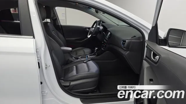 2019 Hyundai Ioniq Hybrid N Sold VIN KMHC851CGKU141093 – exterior detail
