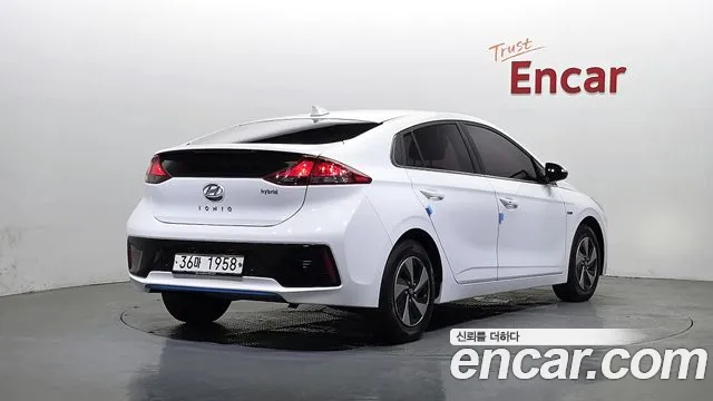 2019 Hyundai Ioniq Hybrid N Sold VIN KMHC851CGKU141093 – trunk area
