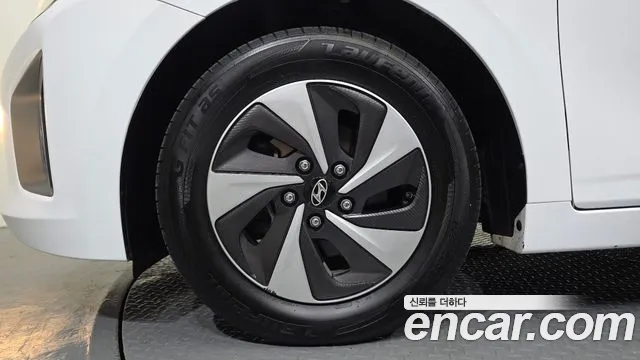 2019 Hyundai Ioniq Hybrid N Sold VIN KMHC851CGKU141093 – photo 29