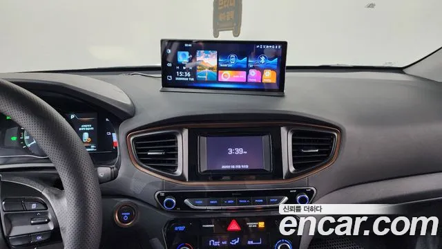 2018 Hyundai Ioniq Electric N Sold VIN KMHC851HFJU021280 – photo 14