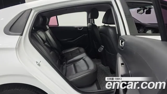 2018 Hyundai Ioniq Electric N Sold VIN KMHC851HFJU023590 – side profile 2018 Hyundai Ioniq Electric N Sold VIN KMHC851HFJU023590 – side profile