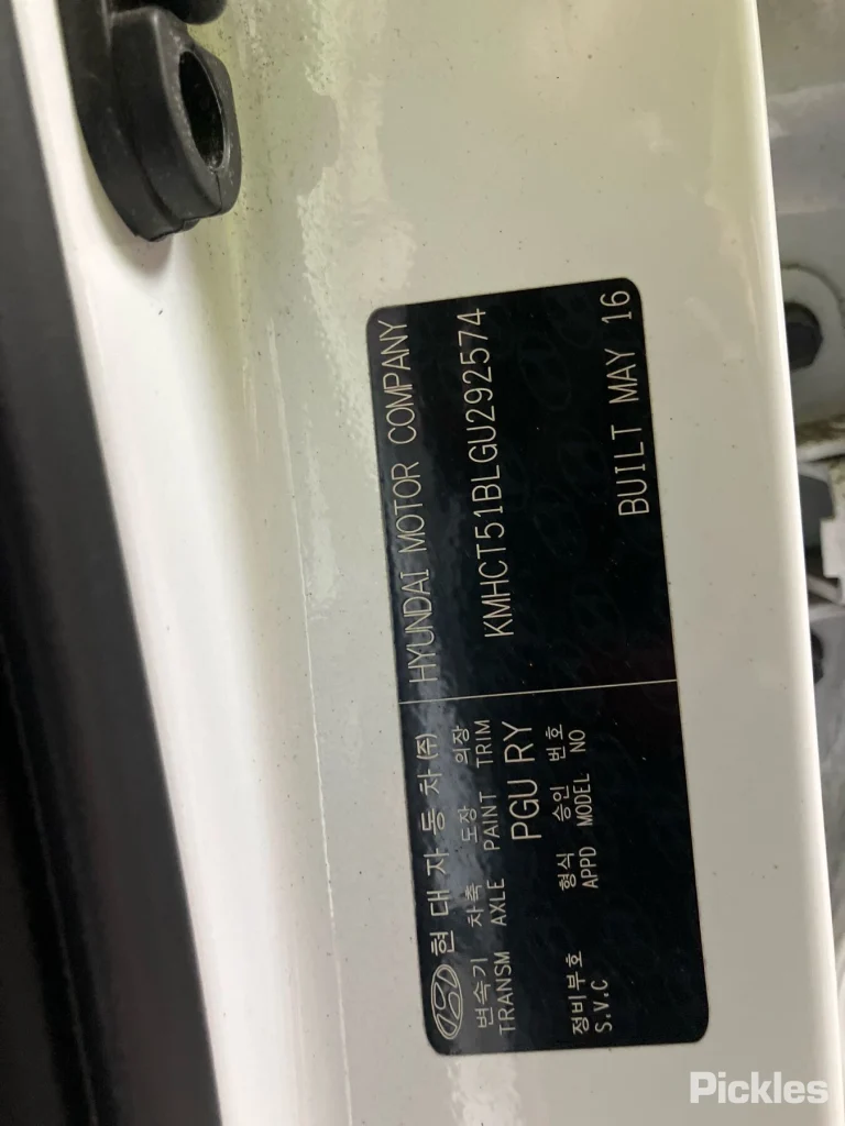 2016 Hyundai Accent Damaged VIN KMHCT51BLGU292574 – interior seats