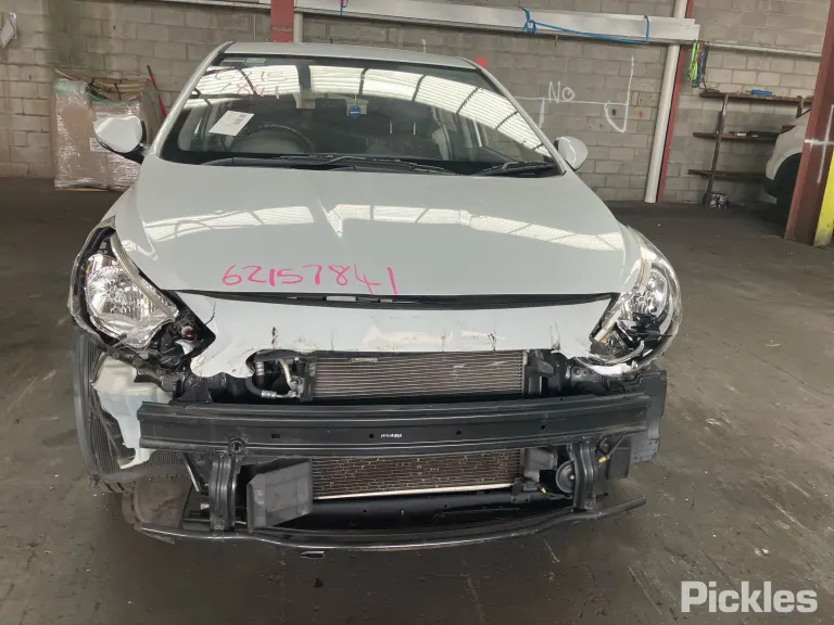 2016 Hyundai Accent Damaged VIN KMHCT51BLGU292574 – exterior detail