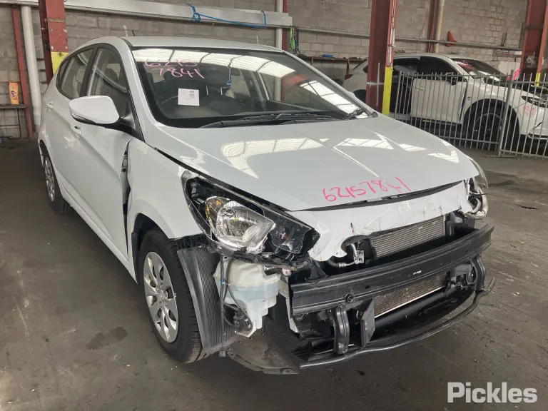2016 Hyundai Accent Damaged VIN KMHCT51BLGU292574 – photo 14