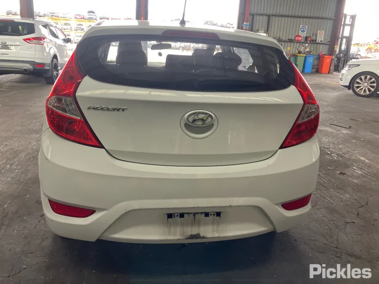 2016 Hyundai Accent Damaged VIN KMHCT51BLGU292574 – photo 16