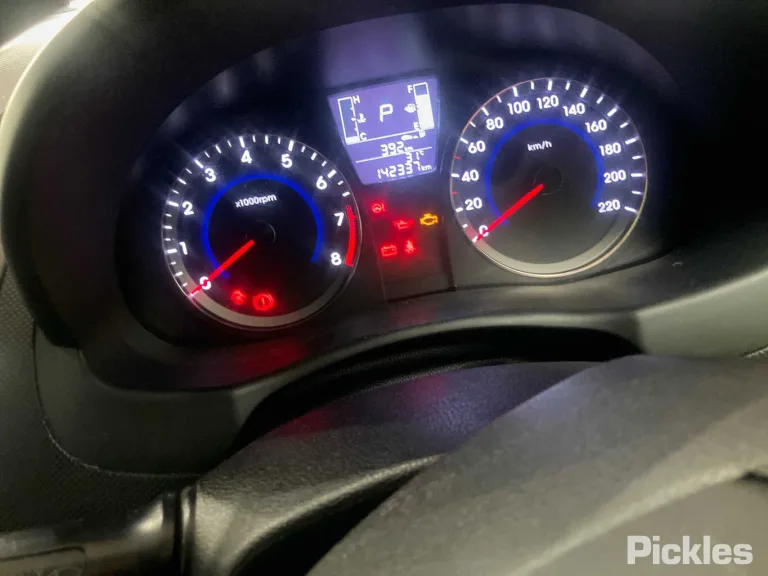 2016 Hyundai Accent Damaged VIN KMHCT51BTGU267342 – exterior detail