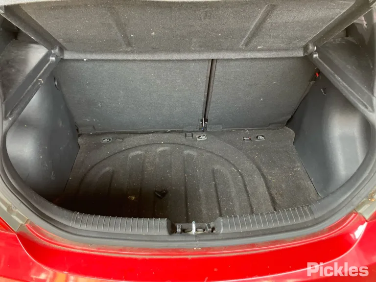 2013 Hyundai Accent Damaged VIN KMHCT51DMEU137076 – rear exterior