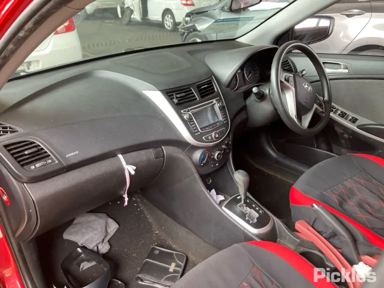 2013 Hyundai Accent Damaged VIN KMHCT51DMEU137076 – side profile