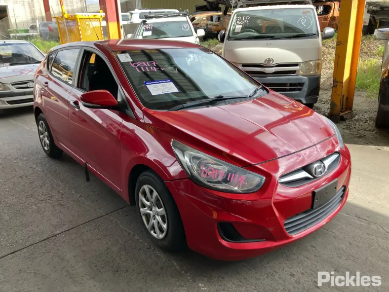 2013 Hyundai Accent Damaged VIN KMHCT51DMEU137076 – dashboard