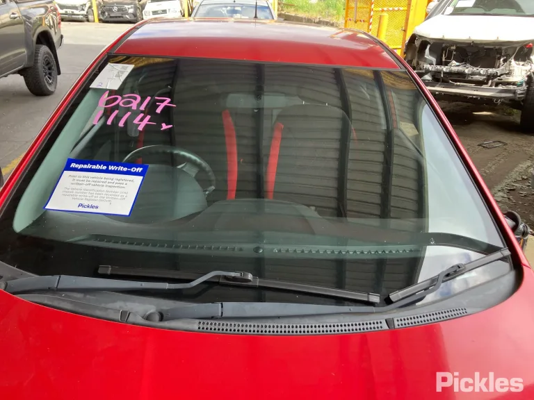 2013 Hyundai Accent Damaged VIN KMHCT51DMEU137076 – interior seats