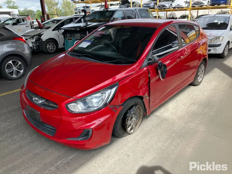 2013 Hyundai Accent Damaged VIN KMHCT51DMEU137076 – engine bay