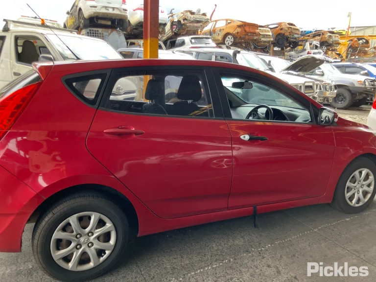 2013 Hyundai Accent Damaged VIN KMHCT51DMEU137076 – photo 15