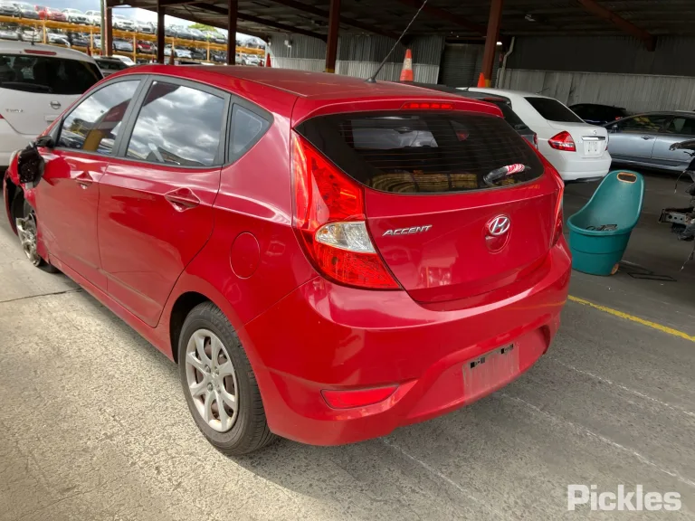 2013 Hyundai Accent Damaged VIN KMHCT51DMEU137076 – photo 31
