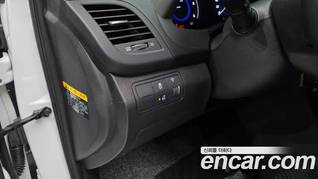 2017 Hyundai Accent (New Model) Diesel WIT 1.6 VGT Modern Sold VIN KMHCT51UGHU334203 – exterior detail