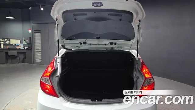 2017 Hyundai Accent (New Model) Diesel WIT 1.6 VGT Modern Sold VIN KMHCT51UGHU334203 – undercarriage