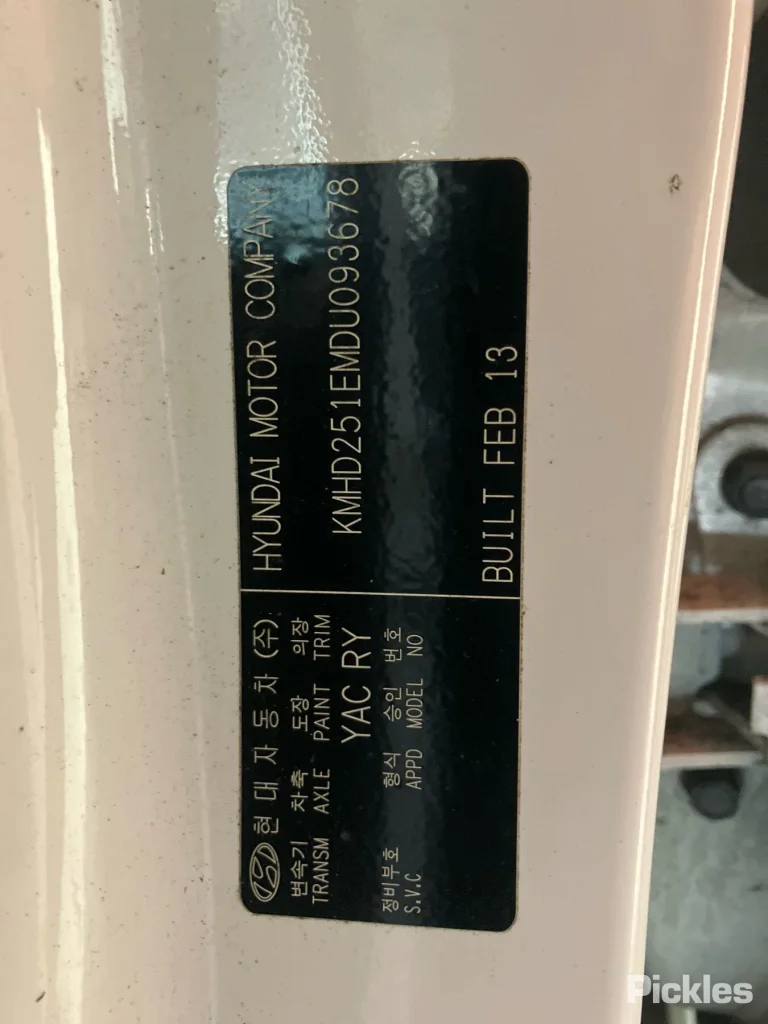 2013 Hyundai i30 Damaged VIN KMHD251EMDU093678 – interior seats 2013 Hyundai i30 Damaged VIN KMHD251EMDU093678 – interior seats