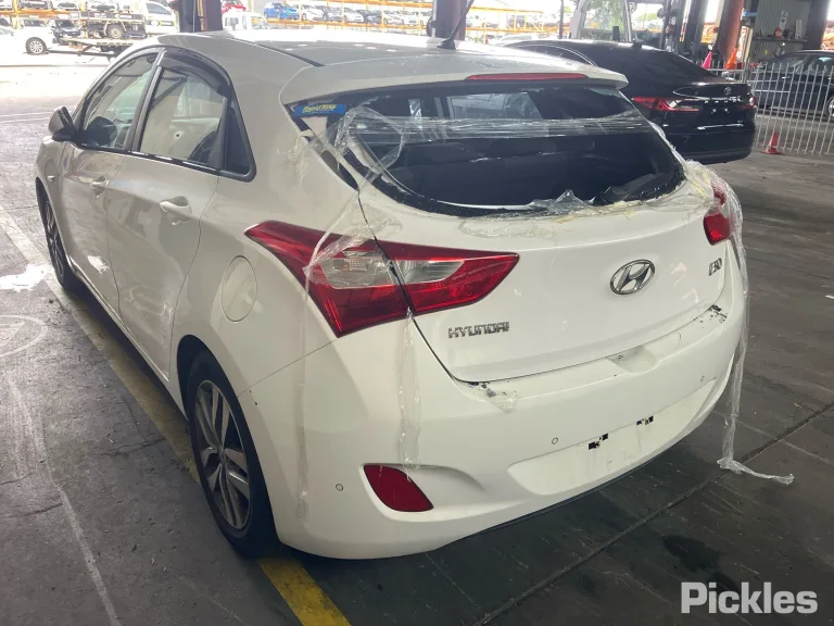 2013 Hyundai i30 Damaged VIN KMHD251EMDU093678 – photo 13 2013 Hyundai i30 Damaged VIN KMHD251EMDU093678 – photo 13