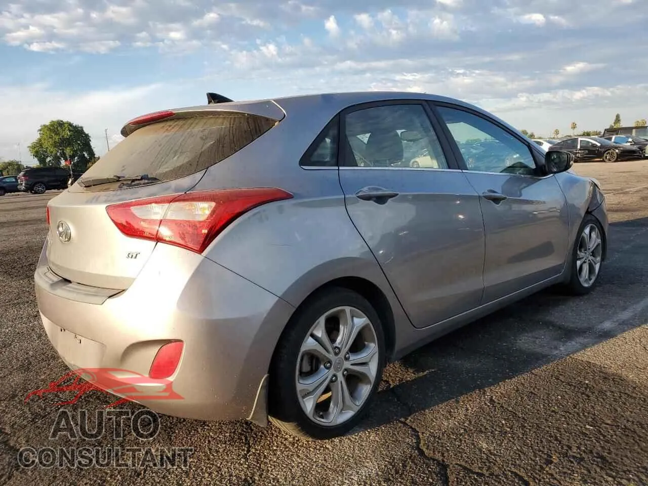2013 HYUNDAI ELANTRA Damaged VIN KMHD35LE7DU105318 – side profile