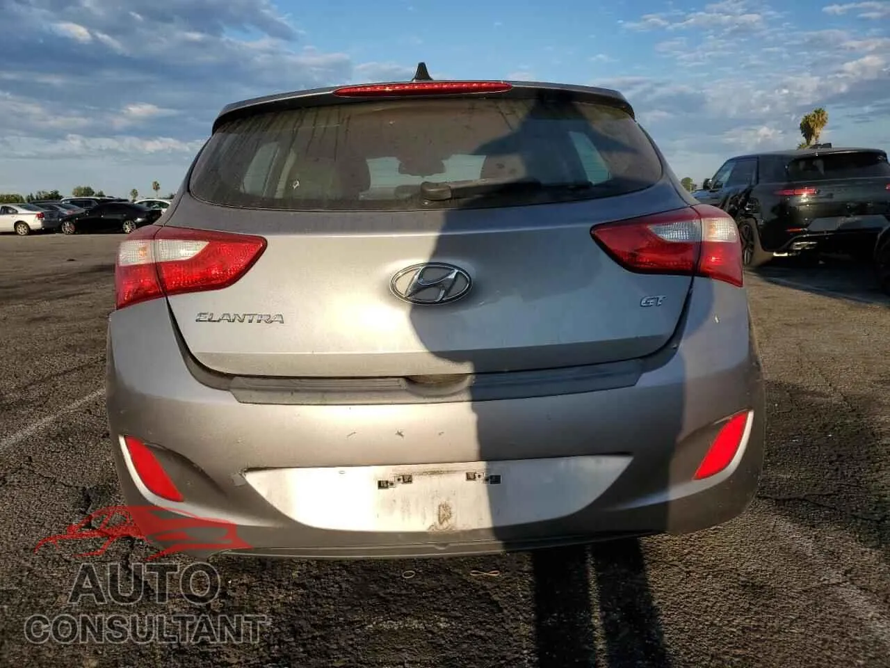 2013 HYUNDAI ELANTRA Damaged VIN KMHD35LE7DU105318 – engine bay