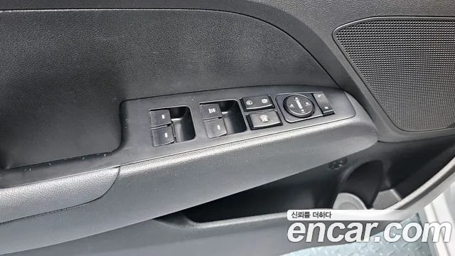 2017 Hyundai Avante AD 1.6 GDI Style Sold VIN KMHD641DBHU352613 – side profile