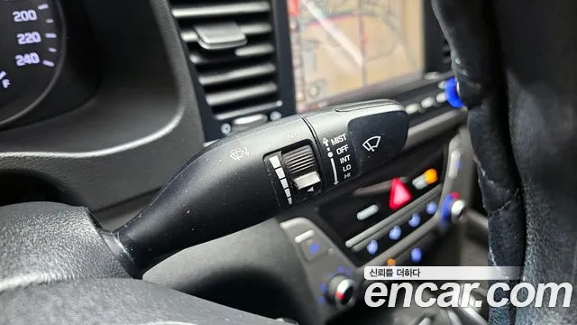 2017 Hyundai Avante AD 1.6 GDI Style Sold VIN KMHD641DBHU352613 – dashboard