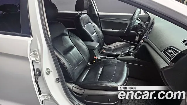 2017 Hyundai Avante AD 1.6 GDI Style Sold VIN KMHD641DBHU352613 – exterior detail