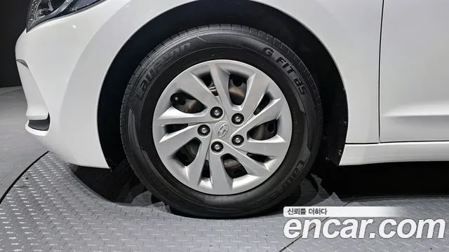 2017 Hyundai Avante AD 1.6 GDI Style Sold VIN KMHD641DBHU352613 – photo 12