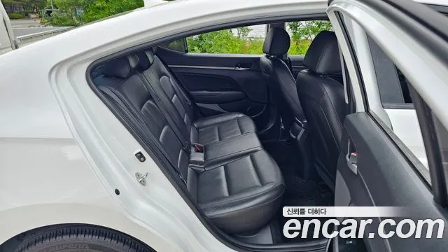 2017 Hyundai Avante AD 1.6 GDI Value Plus Sold VIN KMHD641DBHU382130 – rear exterior