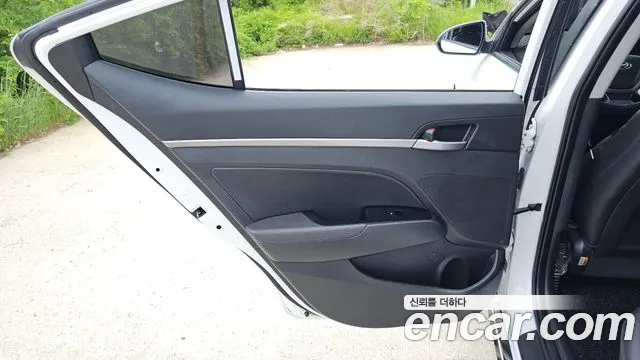 2017 Hyundai Avante AD 1.6 GDI Value Plus Sold VIN KMHD641DBHU382130 – photo 23
