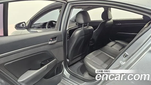 2017 Hyundai Avante AD 1.6 GDI Value Plus Sold VIN KMHD641DBHU393151 – interior seats