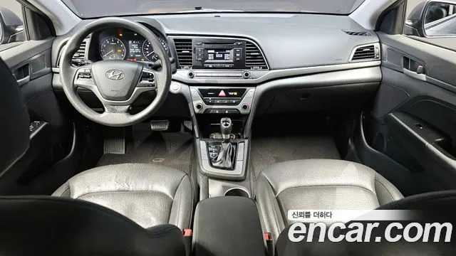 2017 Hyundai Avante Ad 1.6 Gdi Value Plus Sold VIN KMHD641DBHU414711 – front exterior