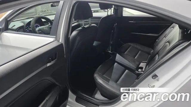 2018 Hyundai Avante AD 1.6 GDI Value Plus Sold VIN KMHD641DBJU424963 – trunk area