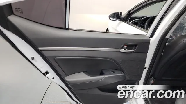 2018 Hyundai Avante AD 1.6 GDI Value Plus Sold VIN KMHD641DBJU448500 – trunk area