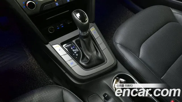 2018 Hyundai Avante AD 1.6 GDI Value Plus Sold VIN KMHD641DBJU494273 – trunk area
