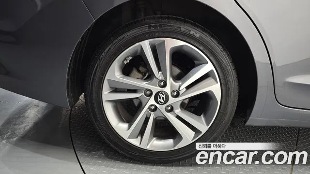 2018 Hyundai Avante AD 1.6 GDI Value Plus Sold VIN KMHD641DBJU504995 – photo 17