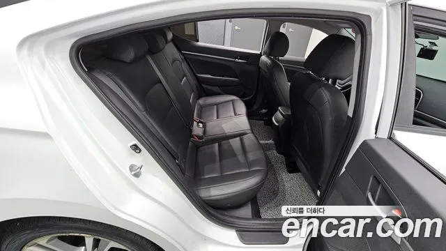 2018 Hyundai Avante AD 1.6 GDI Value Plus Sold VIN KMHD641DBJU513894 – dashboard