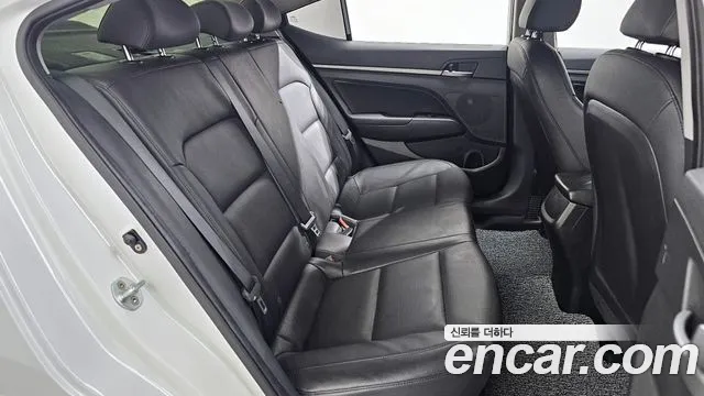 2018 Hyundai Avante AD 1.6 GDI Value Plus Sold VIN KMHD641DBJU523807 – exterior detail 2018 Hyundai Avante AD 1.6 GDI Value Plus Sold VIN KMHD641DBJU523807 – exterior detail