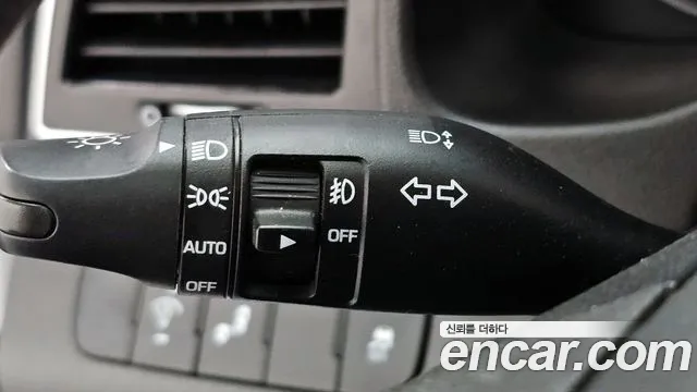 2018 Hyundai Avante AD 1.6 GDI Value Plus Sold VIN KMHD641DBJU523807 – trunk area 2018 Hyundai Avante AD 1.6 GDI Value Plus Sold VIN KMHD641DBJU523807 – trunk area