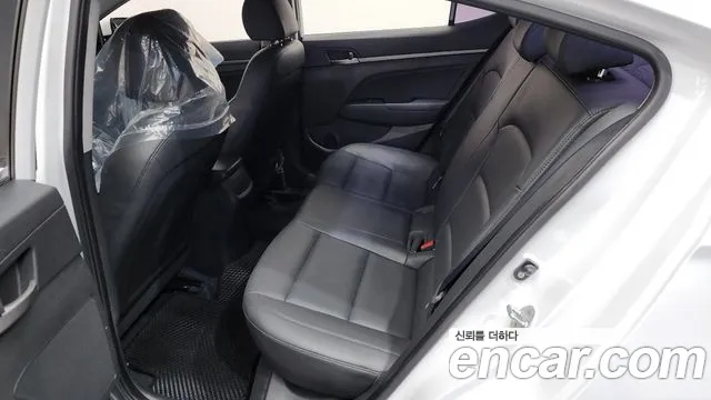 2018 Hyundai Avante AD 1.6 GDI Value Plus Sold VIN KMHD641DBJU525955 – trunk area 2018 Hyundai Avante AD 1.6 GDI Value Plus Sold VIN KMHD641DBJU525955 – trunk area