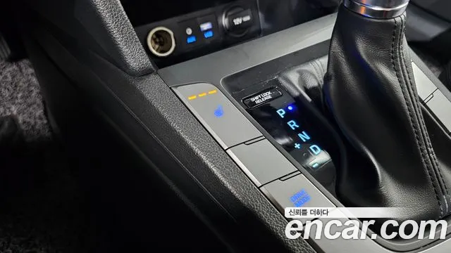 2018 Hyundai Avante AD 1.6 GDI Value Plus Sold VIN KMHD641DBJU592981 – front exterior 2018 Hyundai Avante AD 1.6 GDI Value Plus Sold VIN KMHD641DBJU592981 – front exterior