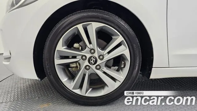 2018 Hyundai Avante AD 1.6 GDI Value Plus Sold VIN KMHD641DBJU592981 – interior seats 2018 Hyundai Avante AD 1.6 GDI Value Plus Sold VIN KMHD641DBJU592981 – interior seats