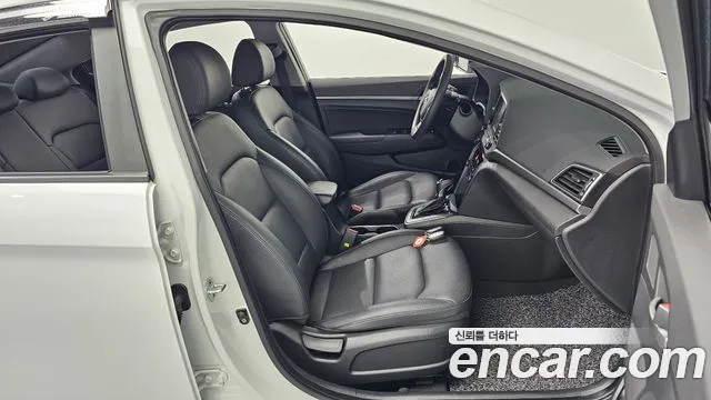 2018 Hyundai Avante AD 1.6 GDI Value Plus Sold VIN KMHD641DBJU592981 – photo 16 2018 Hyundai Avante AD 1.6 GDI Value Plus Sold VIN KMHD641DBJU592981 – photo 16