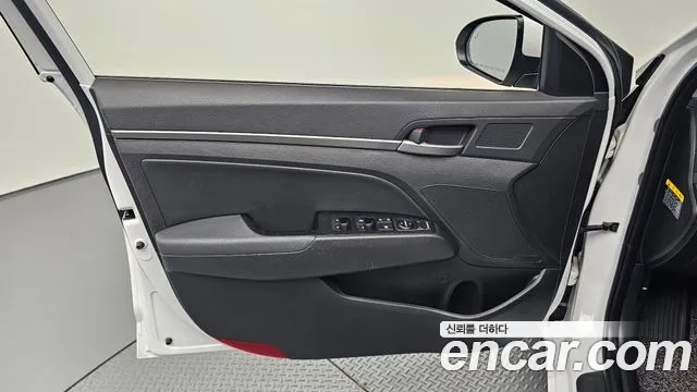 2018 Hyundai Avante AD 1.6 GDI Value Plus Sold VIN KMHD641DBJU592981 – photo 28 2018 Hyundai Avante AD 1.6 GDI Value Plus Sold VIN KMHD641DBJU592981 – photo 28